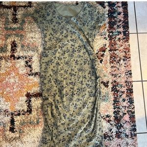 Isabel maternity size large dress